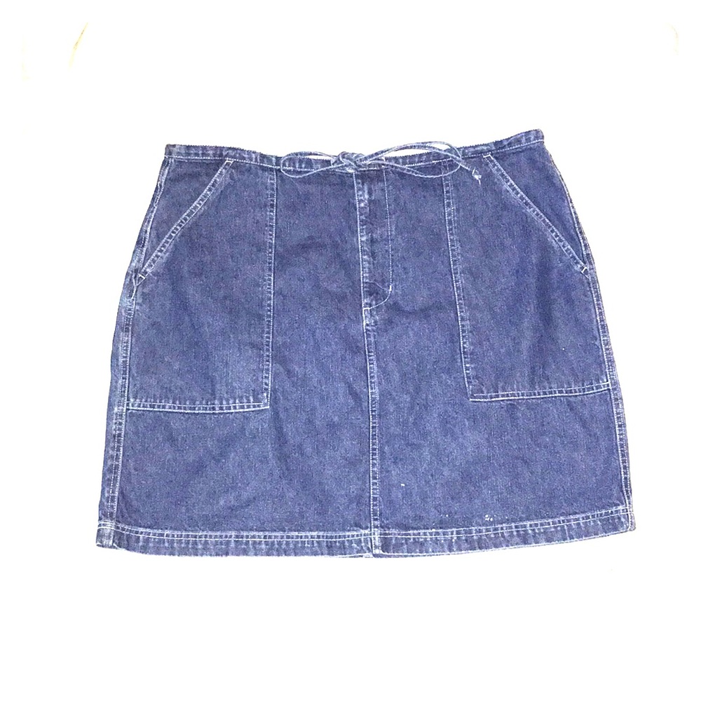 A line denim skirt with pockets
